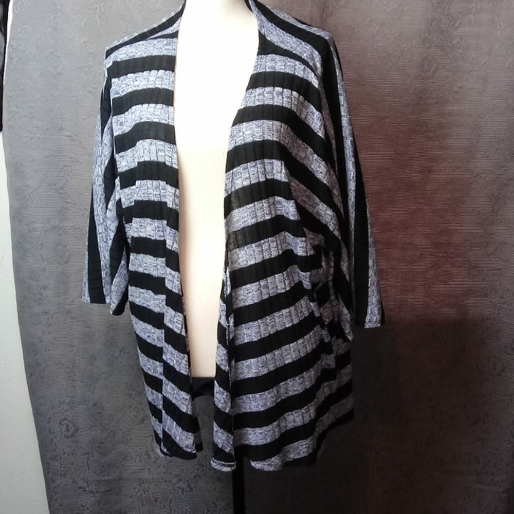 LuLa Roe sweater sz M